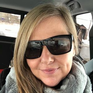 Meet your Posher, Pam